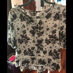 🦩BOGO FREE🍍 Super cute shirt!!